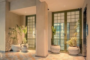Exterior - Cyrus One By Trivelles (Mumtaz City)