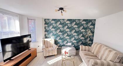 Contemporary Two Bedroom Two Bathroom Apartment with Parking, Bedford