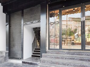 Rumah | Resepsionis