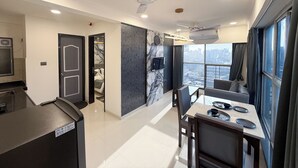 Suite Junior, pemandangan kota | Tempat makan
