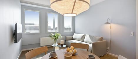 Deluxe Studio | Dining