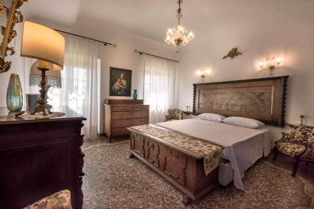 Deluxe Villa, Patio, Courtyard View | Blackout curtains, iron/ironing board