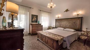 Deluxe Villa, Patio, Courtyard View | Blackout curtains, iron/ironing board