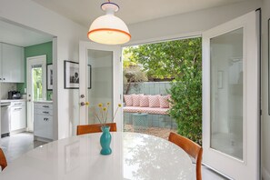 Unclassified image, 3 of 38, button - Pied-à-terre by Albert Frey (Palm Springs)