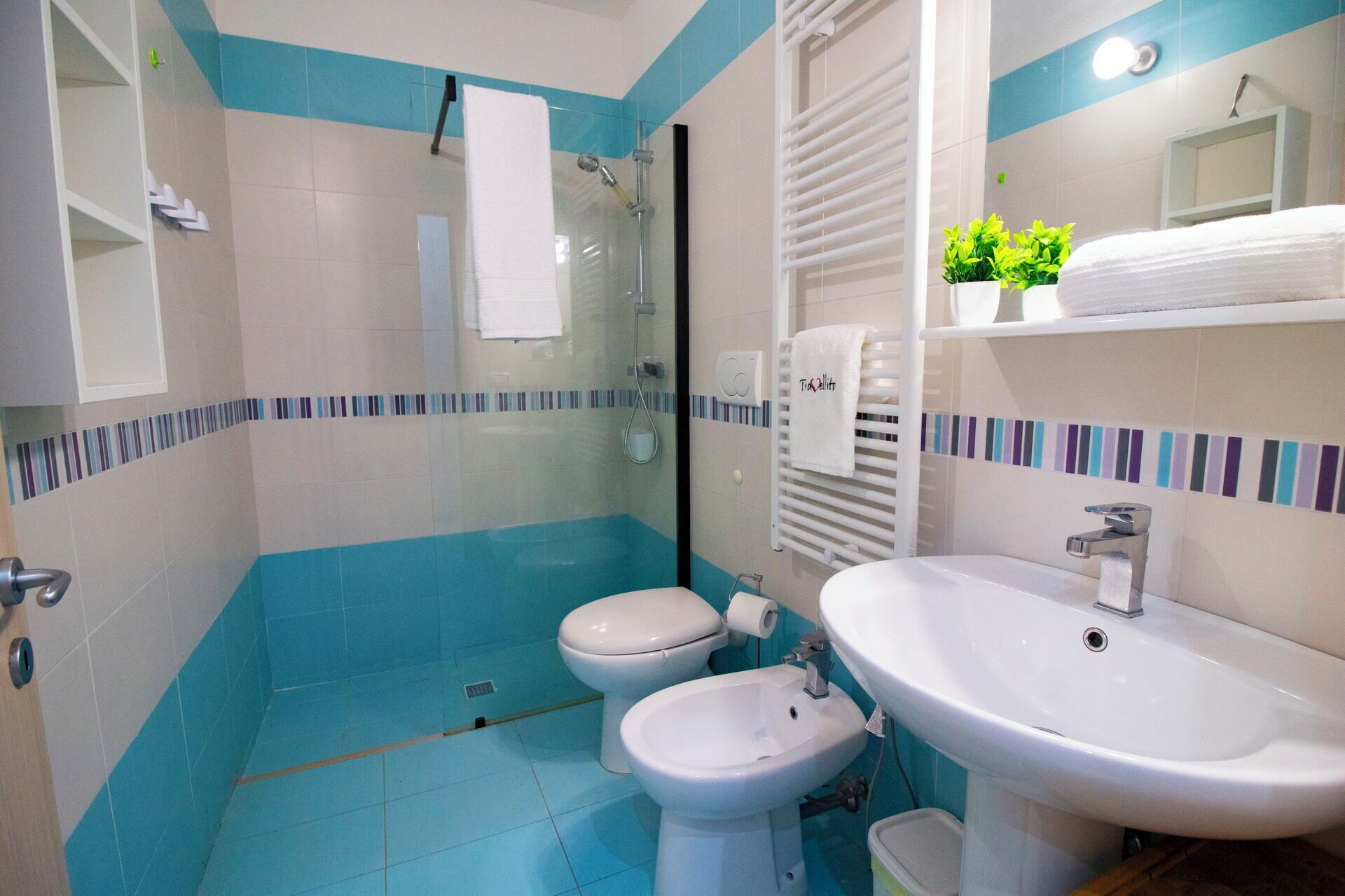 Dusche, Haartrockner, Bidet