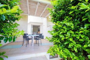 Outdoor dining - Stunning private villa for 6 guests with A/C, WIFI, TV and panoramic view (Otranto)