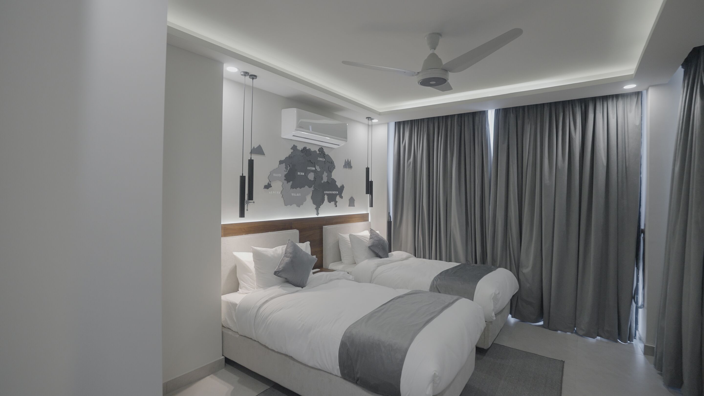 Căn hộ phong cách cổ điển, phòng tắm riêng, quang cảnh thành phố | Két bảo mật tại phòng, bàn, khu v  ực làm việc phù hợp cho laptop 
