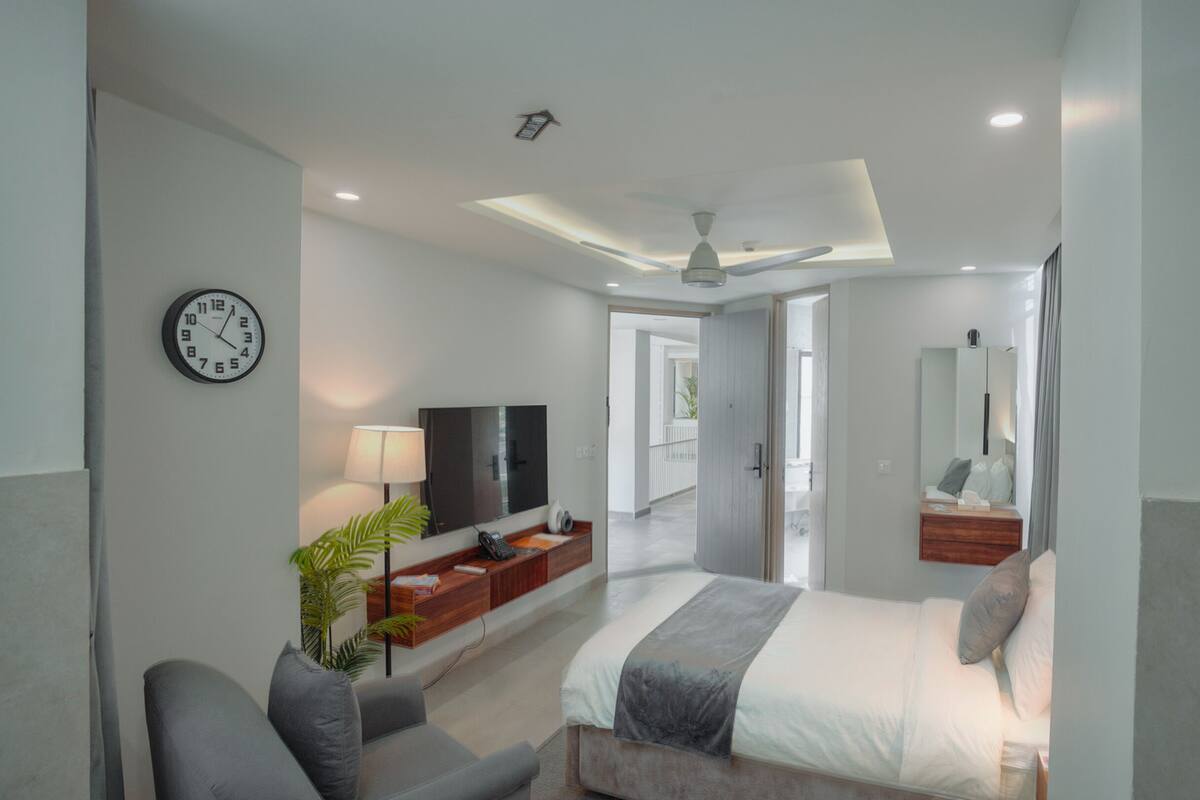 Executive Apartment, Private Bathroom | In-room safe, desk, laptop workspace, soundproofing
