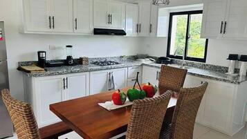 Apartment, 2 Bedrooms, Balcony, Garden View | Interior