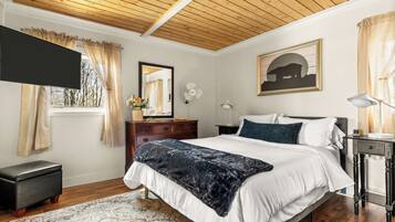 Desk, iron/ironing board, free WiFi, bed sheets