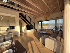Fernseher, Kamin