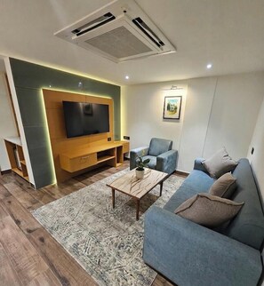 Habitación Premium | Escritorio, espacio para trabajar con laptop y wifi gratis 