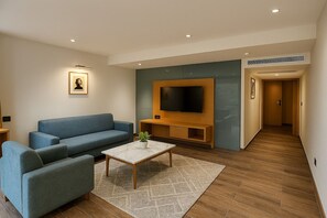 Premium Room | Desk, laptop workspace, free WiFi - BluSalzz Collection Casa Onze Goa (Calangute)