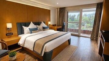 Premium Room | Desk, laptop workspace, free WiFi