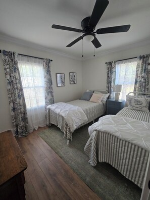 2 bedrooms, iron/ironing board, free WiFi, bed sheets