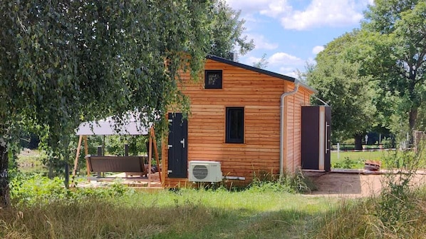 Apartment | Exterior - Tiny House an Zwei Naturteichen - Ruhe, Kamin & Terrasse Nahe Dresden - Best Price! (Grossharthau)