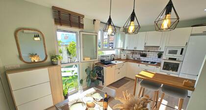 Quiet house directly on El Palmar beach - private path to the sea