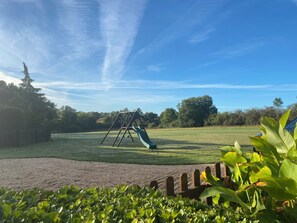 Property grounds - 3 charming self-contained gites-beautiful pool & games room; ideal for families (Saint-Georges-de-Noisné)