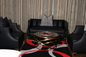 Comfort Suite, Garden View | Living area - Philadelphia Executive Suite (Harare)