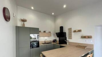 Kühlschrank, Mikrowelle, Ofen, Geschirrspüler