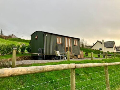 The Shepherdess Hut @ Fullabrook Farm Retreat