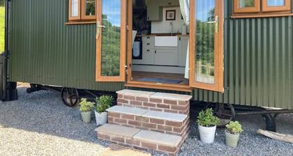The Shepherdess Hut @ Fullabrook Farm Retreat