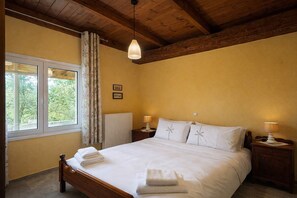 Apartment - Villa Dorothy 360 -mountain Escape in Polydrosos (Delphi)