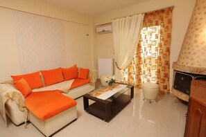 Apartment - Life Maisonette Cozy Getaway 5 min From the Beach (Kymi-Aliveri)