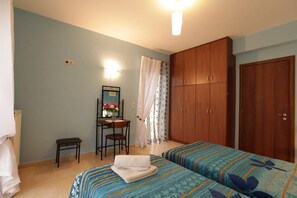 House - Life Maisonette Cozy Getaway 5 min From the Beach (Kymi-Aliveri)