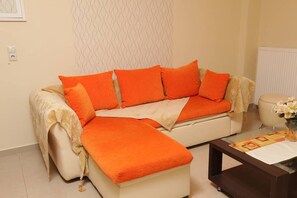 Apartment - Life Maisonette Cozy Getaway 5 min From the Beach (Kymi-Aliveri)