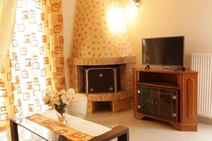 House - Life Maisonette Cozy Getaway 5 min From the Beach (Kymi-Aliveri)