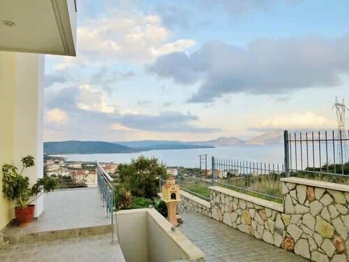 Life Maisonette Cozy Getaway 5 min From the Beach