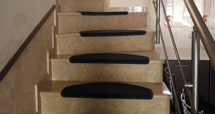 Bussiness Maisonette Getaway 5 min From the Beach