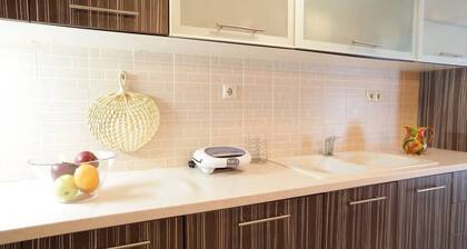 Family Apartment Cozy Getaway 5 min From the Beach