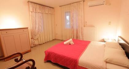 Family Apartment Cozy Getaway 5 min From the Beach