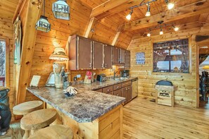 Fridge, microwave, oven, stovetop - Bear Mountain Retreat: Epic Views + Hot Tub + Games (Gatlinburg)