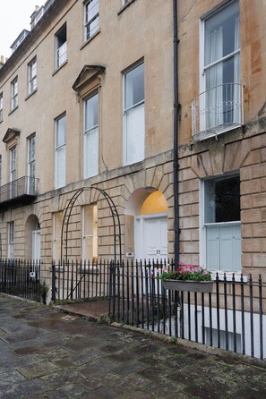 Exterior - Georgian Gem Penthouse in Bath Centre! (Bath)