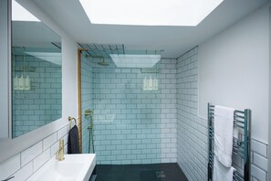 Bathroom - Georgian Gem Penthouse in Bath Centre! (Bath)