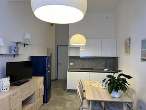 Dining room - Cozy Accommodation Just 250mt From the Beach (Lignano Sabbiadoro)