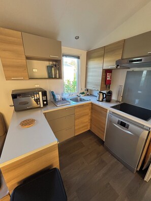 Private kitchen - Mobilhome Camping 4* (Fréjus)