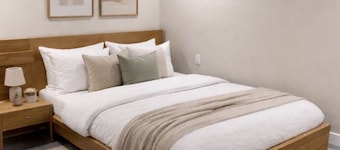 Cozy 2-bedroom apartment in beautiful Philadelphia with AC
