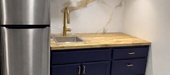 Cozy 2-bedroom apartment in beautiful Philadelphia with AC