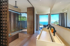 Valley Suite Sea View with Private Pool & Terrace | Bathroom | Free toiletries, hair dryer, slippers, towels