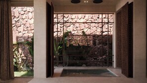 Luxury-Doppelzimmer, eigener Pool, Meerblick | Innenbereich