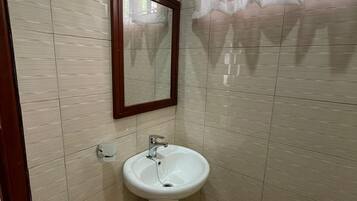 Comfort Apartment | Bathroom