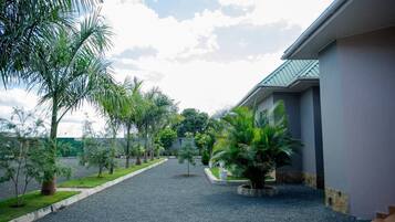 Comfort-lejlighed | Haveudsigt