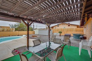 House (3 Bedrooms) | Interior - Pool & Patio! Mod Desert Digs Near Lake Havasu (Lake Havasu City)