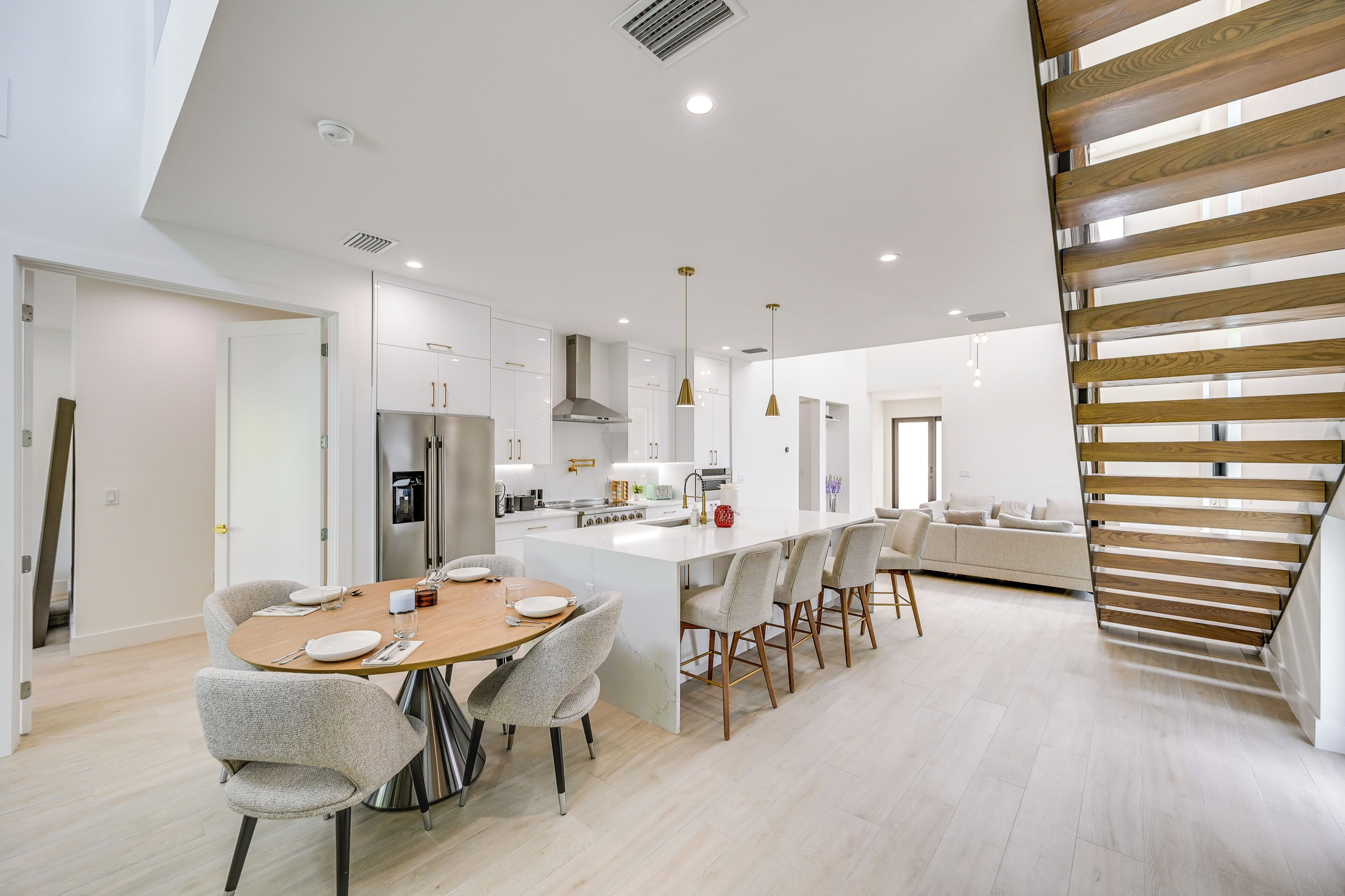 House (Multiple Bedrooms) | Interior