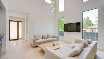 House (Multiple Bedrooms) | Interior