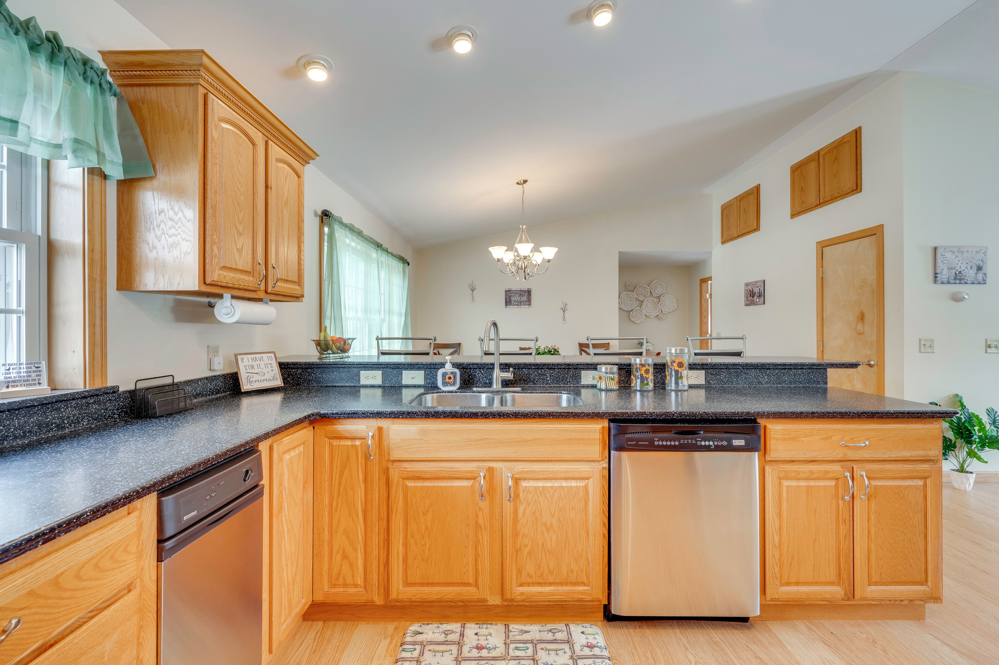 المنشأة من الداخل